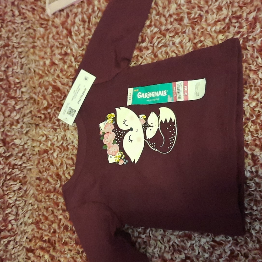 0-3 month Garanimals. Long sleeve shirt no snaps. Fox and baby maroon shirt.